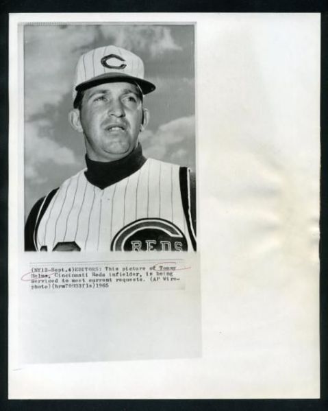 TOMMY HELMS 1965 Cincinnati Reds Vintage News Wire Photo