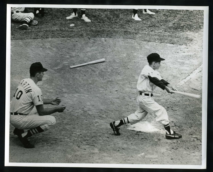 1967 J.C. MARTIN Backs Up Young Batter Chicago White Sox Vintage News Photo