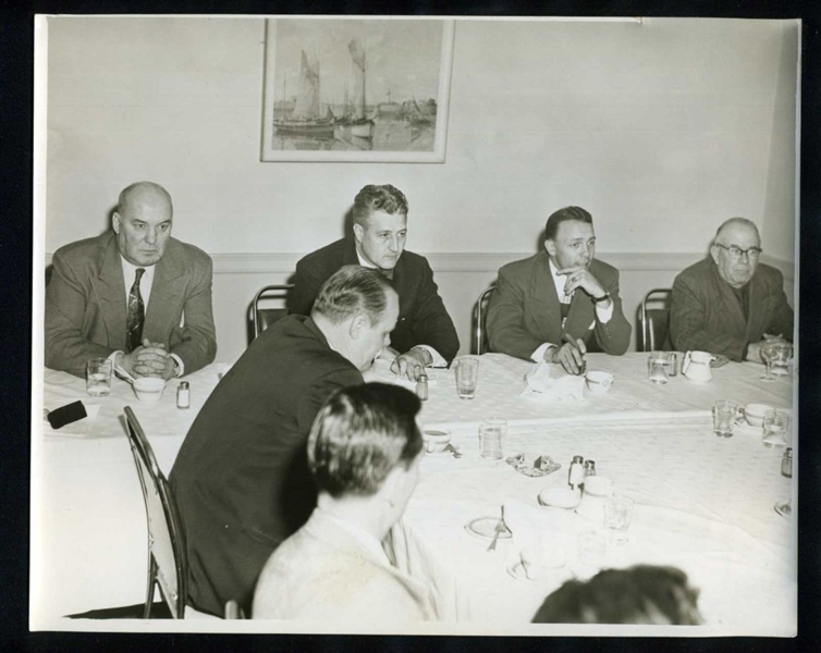 1950s EDDIE STANKY Dines w/ Execs St. Louis Cardinals Original News Photo