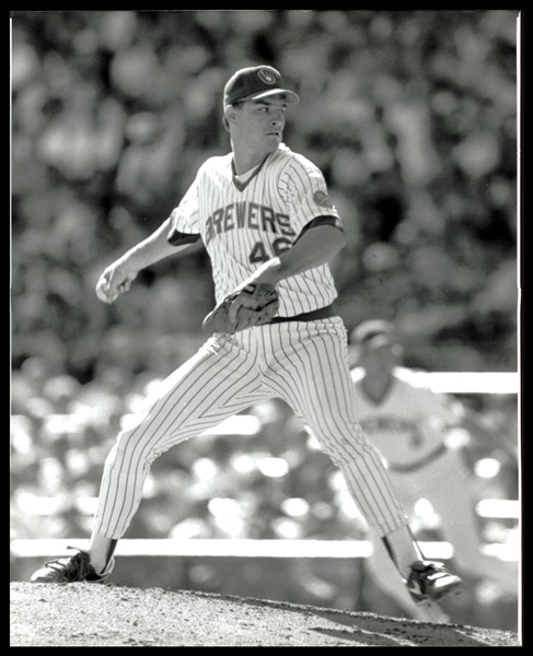 1988 Milwaukee Brewers BILL WEGMAN Pitching Original Photo Type 1