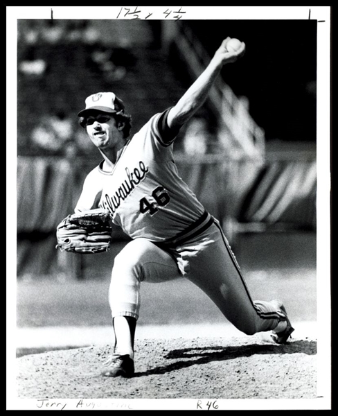 1978 Milwaukee Brewers JERRY AUGUSTINE Pitching Original Photo Type 1