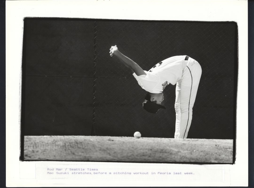 1993 Seattle Mariners MAC SUZUKI Stretching Original Photo Type 1