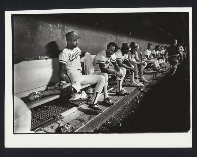 1980s Kansas City Royals WILLIE WILSON & TEAMMATES In Dugout Original Photo