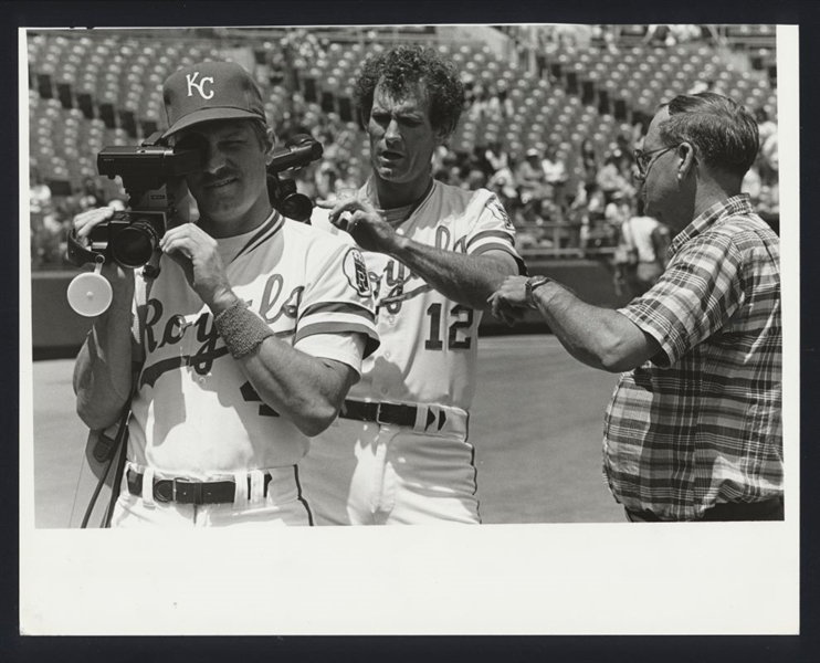 1983 Kansas City Royals JOHN WATHAN & GREG PRYOR w/ Camera Original Photo Type 1