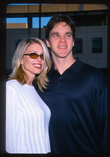LUC ROBITAILLE & Wife Candid Original 35mm Slide Transparency NHL HOCKEY PLAYER