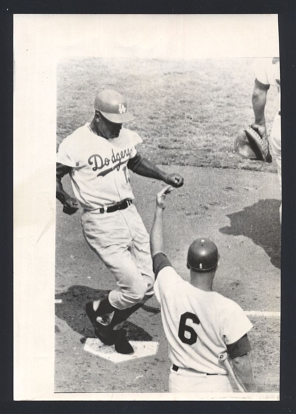 1963 Dodgers JIM GILLIAM & RON FAIRLY World Series Vintage News Wire Photo