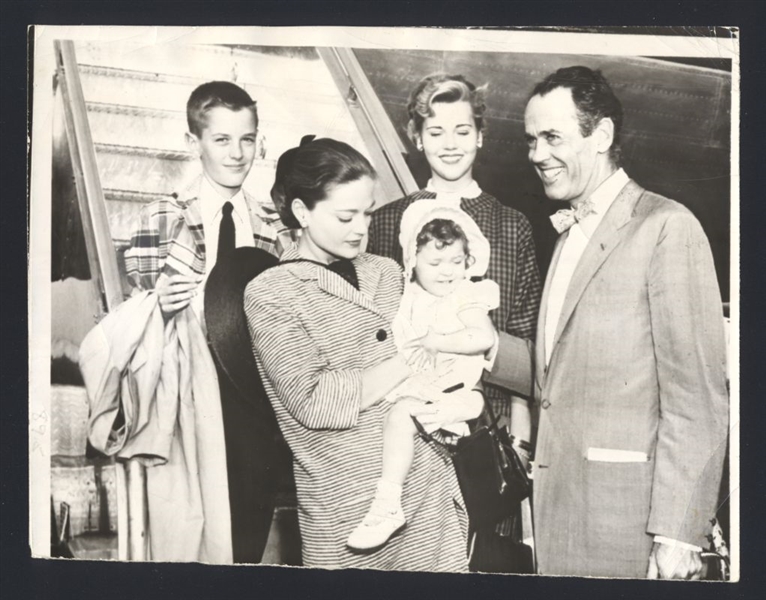 1955 HENRY FONDA & FAMILY Vintage Wire Photo 12 ANGRY MEN ACTOR