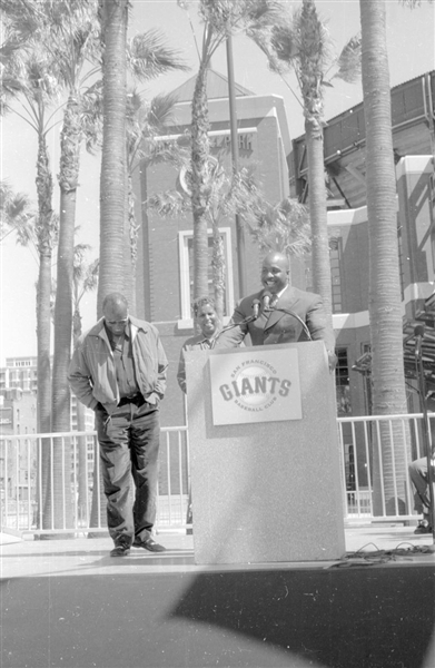 Lot of (6) SF Giants BARRY BONDS & BOBBY BONDS Willie Mays Statue 35mm Negatives