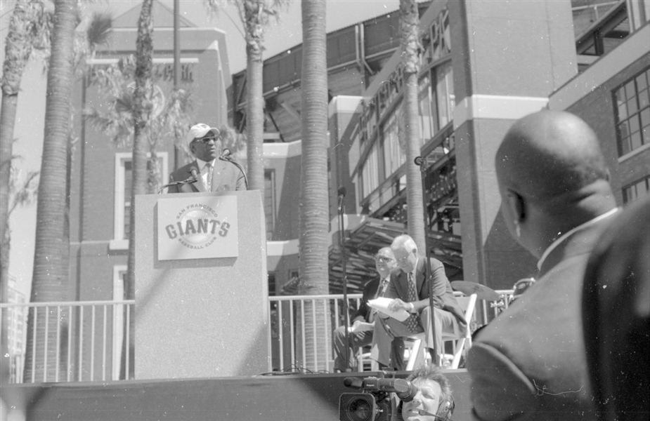 Lot (6) Giants WILLIE MAYS, BILL COSBY Statue Dedication Original 35mm Negatives