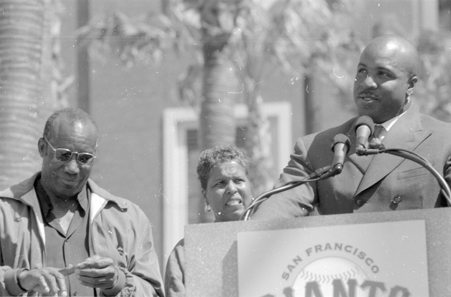 Lot of (4) 2000 Giants BARRY BONDS Statue Dedication Original 35mm Negatives bn