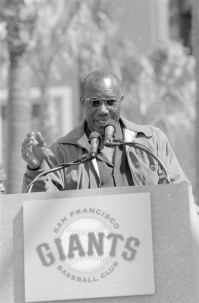 Lot of (4) 2000 Giants BARRY BONDS Statue Dedication Original 35mm Negatives bn