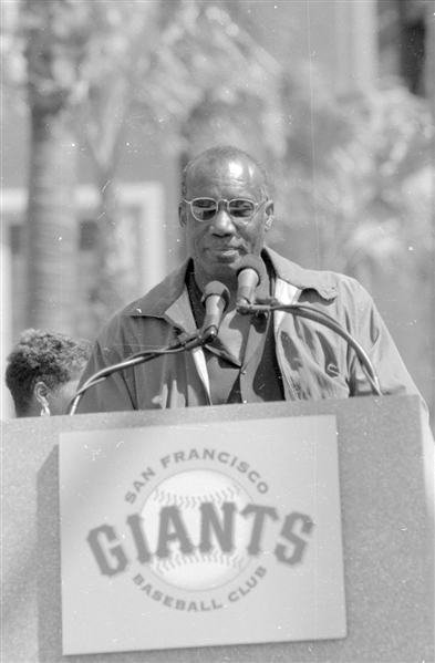 Lot of (4) 2000 Giants BARRY BONDS Statue Dedication Original 35mm Negatives bn