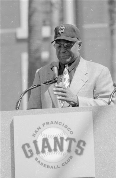 Lot of (6) 2000 Giants WILLIE MAYS Statue Dedication Original 35mm Negatives bn