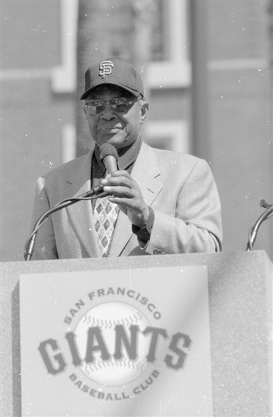 Lot of (6) 2000 Giants WILLIE MAYS Statue Dedication Original 35mm Negatives bn