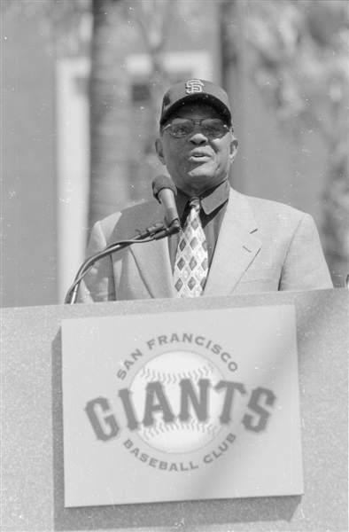 2000 Giants WILLIE MAYS Statue Dedication Original 35mm Negative bn