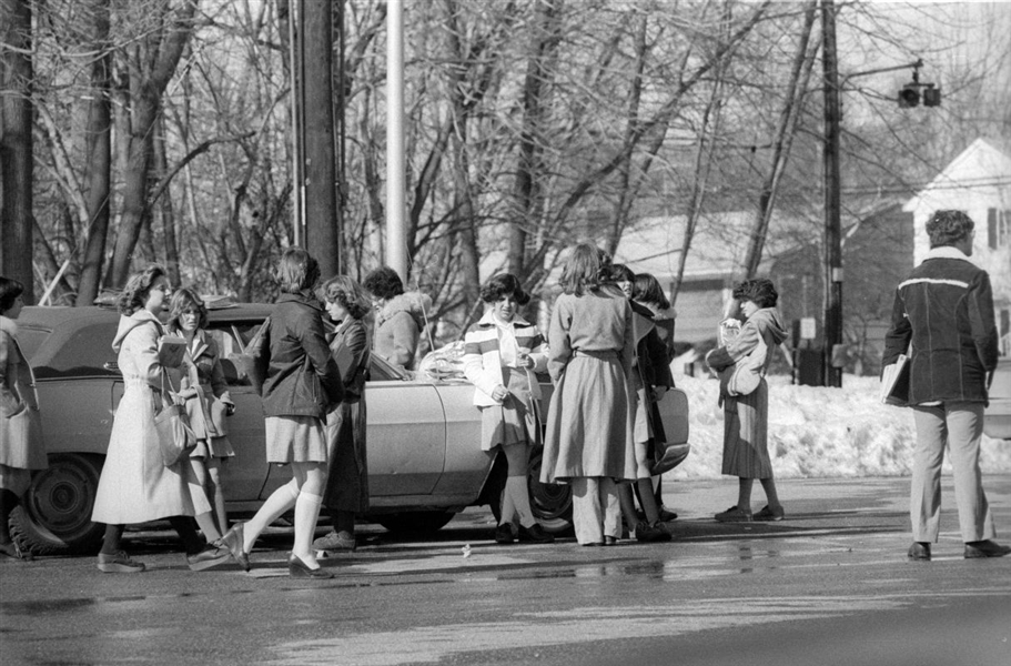 Lot (5) 1970s STUDENTS w/ PONTIAC TEMPEST LEMANS GTO Original 35mm Negatives bn