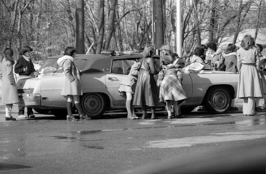 Lot (5) 1970s STUDENTS w/ PONTIAC TEMPEST LEMANS GTO Original 35mm Negatives bn