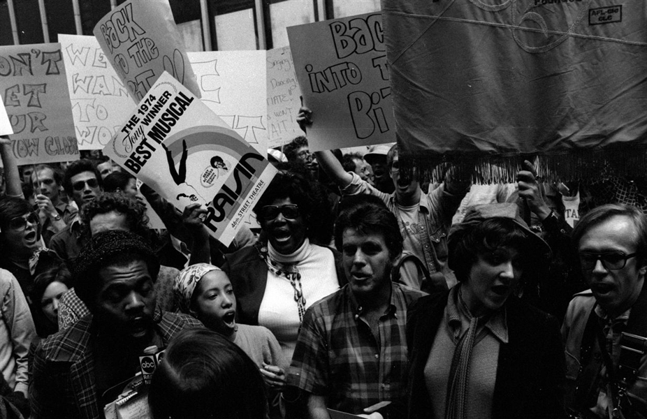 1975 BROADWAY MUSICIANS UNION STRIKE Original 35mm Photo Negative bn