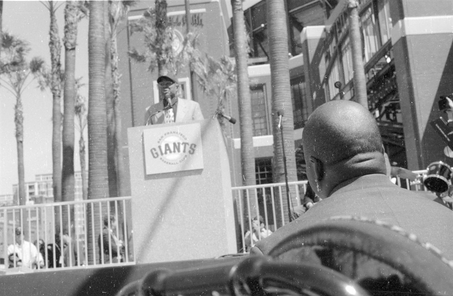 Lot of (4) 2000 Giants WILLIE MAYS Statue Dedication Original 35mm Negatives bn