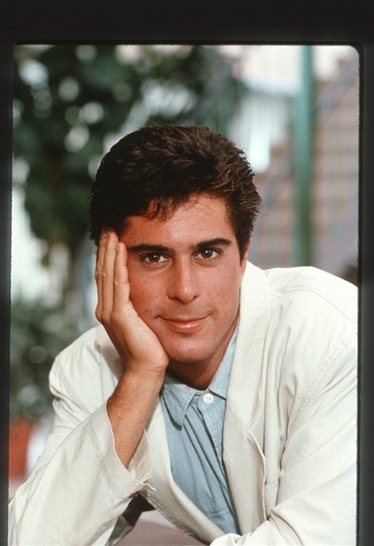 1989 JONATHAN SILVERMAN In WEEKEND AT BERNIE'S Original 35mm Slide Transparency