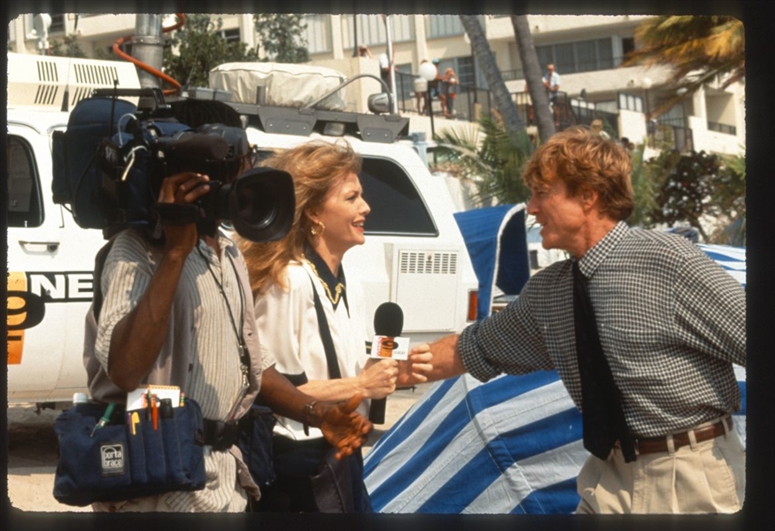 1996 MICHELLE PFEIFFER & ROBERT REDFORD In UP CLOSE AND PERSONAL Original Slide