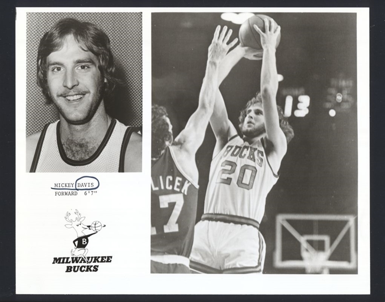 Lot of (2) 1970s MICKEY DAVIS Team Issue Original News Photos
