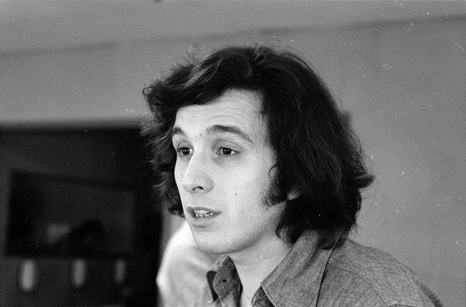 Strip of (6) 1970s DON MCLEAN Candid Original 35mm Photo Negatives bn