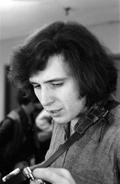 Strip of (6) 1970s DON MCLEAN Candid Original 35mm Photo Negatives bn