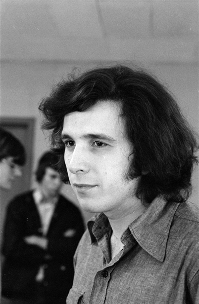 Strip of (6) 1970s DON MCLEAN Candid Original 35mm Photo Negatives bn