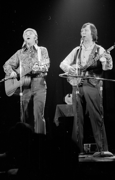 Strip of (6) 1970s LIAM CLANCY & TOMMY MAKEM Original 35mm Photo Negatives bn