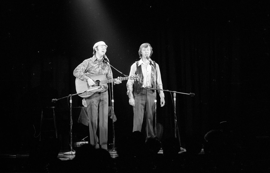 Strip of (6) 1970s LIAM CLANCY & TOMMY MAKEM Original 35mm Photo Negatives bn