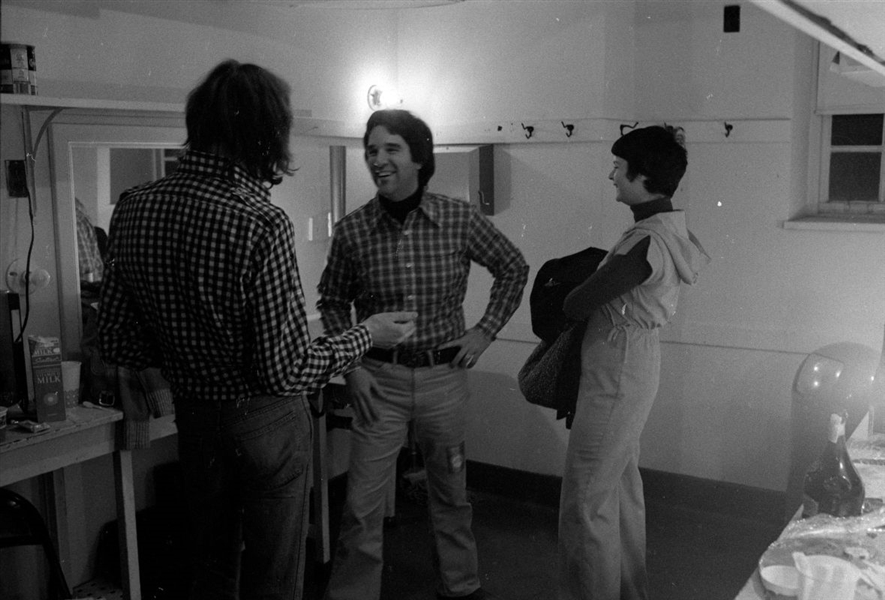 Strip of (6) 1970s AL STEWART Candid Original 35mm Photo Negatives bn