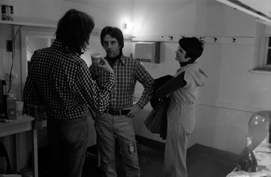 Strip of (6) 1970s AL STEWART Candid Original 35mm Photo Negatives bn