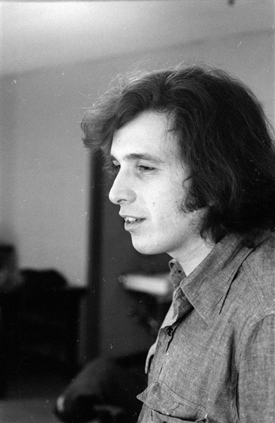 Strip of (6) 1970s DON MCLEAN Candid Original 35mm Photo Negatives bn