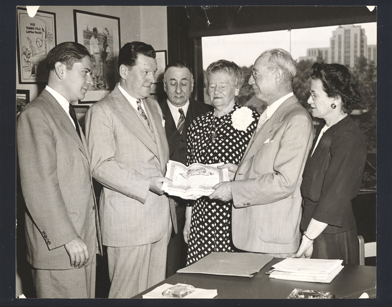 1946 FRANK McKINNEY Buys Pittsburgh Pirates from BILL BENSWANGER Original Photo