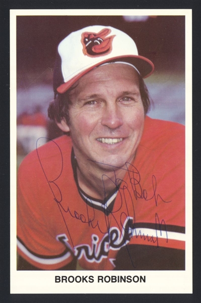BROOKS ROBINSON 1970s Orioles SIGNED Photo Postcard Team Issued (d.2023) HOF