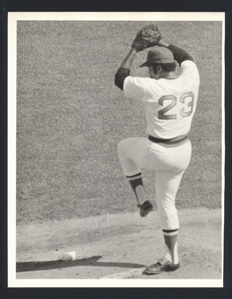LUIS TIANT 1970s Boston Red Sox SIGNED Photo (d.2024)