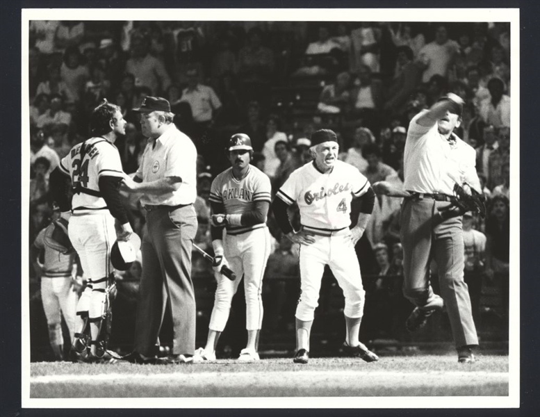 1981 Orioles EARL WEAVER & RICK DEMPSEY vs BARNETT & BREMIGAN Original Photo HOF