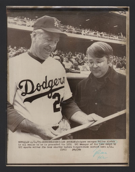 1975 Dodgers WALTER ALSTON & JIM COUR UPI Manager of the Year News Wire Photo