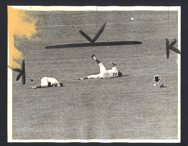 Lot of (4) 1966 Cubs DON KESSINGER & BYRON BROWNE Collision Original News Photos